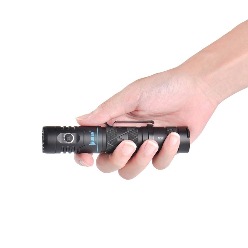 Wuben E12R Zaklamp & Powerbank 2