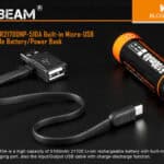 Acebeam W30 met batterij en adapter