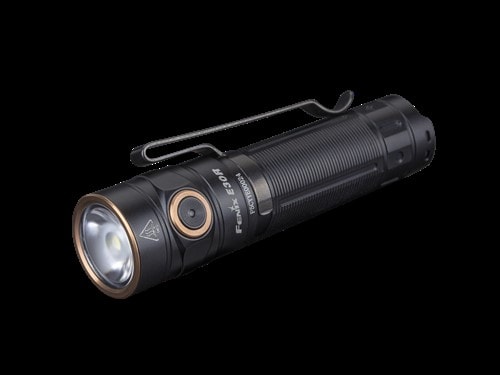 Fenix E30R is een compacte, oplaadbare zaklamp met lichtopbrengst van 1600 lumen