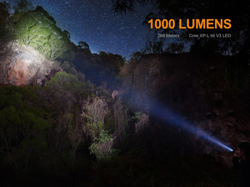 Fenix UC35 V2 1000 lumen en een goed bereik met Cree XP L HI V3 LED