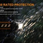 Fenix HL18R ultralight hoofdlamp kan in de regen worden gedragen