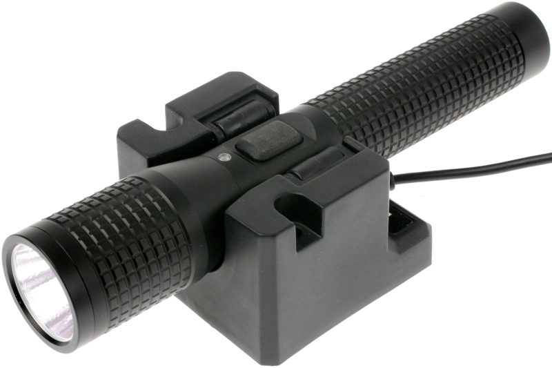 INOVA T4R oplaadbare LED zaklamp 1