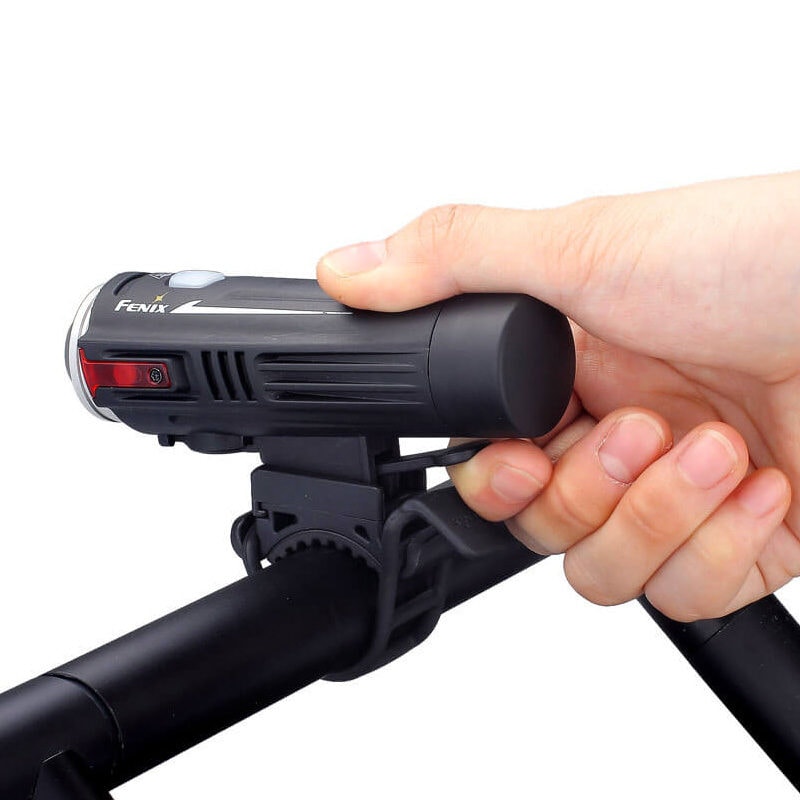 Fenix BC21R oplaadbare fietslamp 3