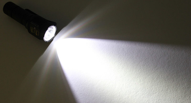 Nitecore EA1 LED zaklamp 2