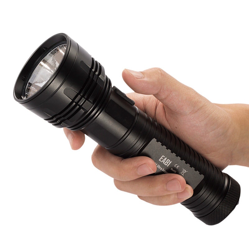 Nitecore EA81 LED zaklamp 2