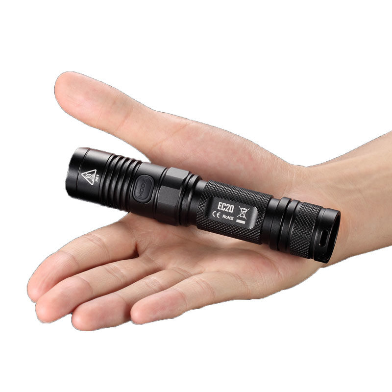 Nitecore EC20 LED zaklamp 2