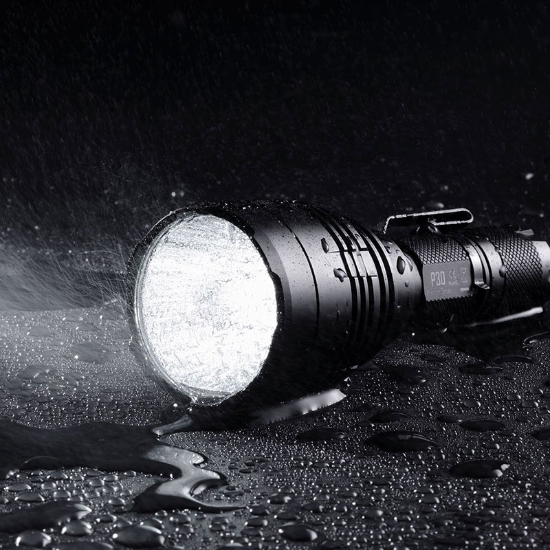 Nitecore P30 met IPX-8 classificatie - Waterdicht tot 2 meter