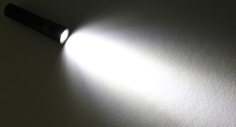 Nitecore SENS AA LED zaklamp 4